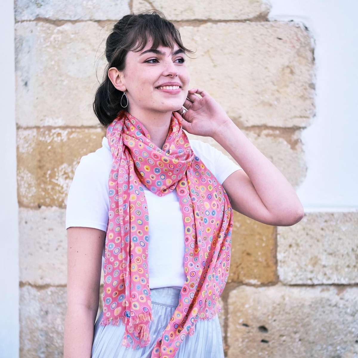 https://www.earthsquared.com/catalog/product/view/id/6582/s/plum-tulip-oil-cloth-scarf-16/category/357/